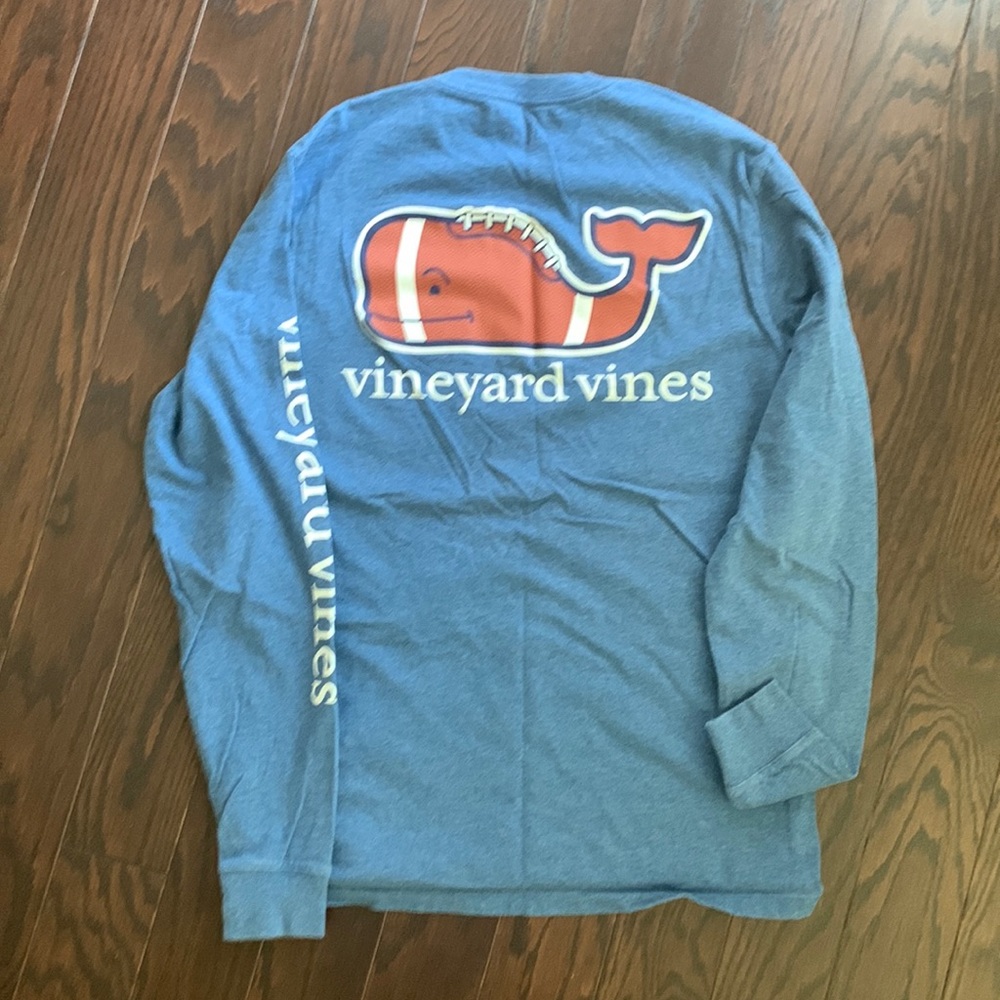 Mens long sleeve T-shirt Vineyard Vines. X small.